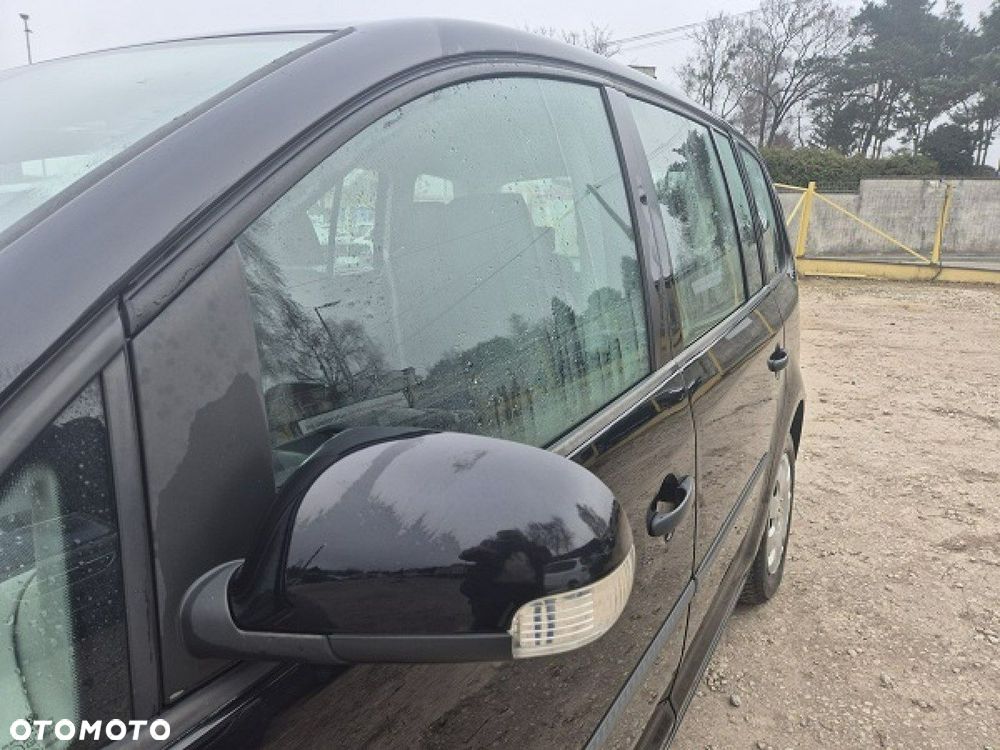 Volkswagen Touran - 8