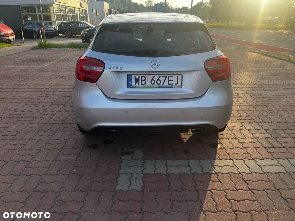 Mercedes-Benz Klasa A 180 (BlueEFFICIENCY) - 6