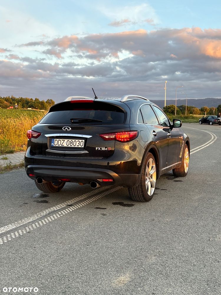 Infiniti FX FX30d S - 2