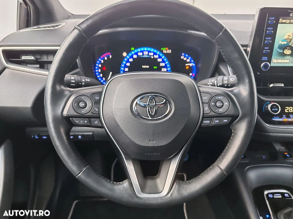 Toyota Corolla 1.8 Hybrid Team Deutschland - 12