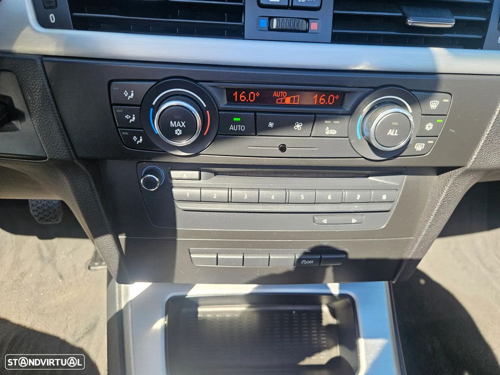 BMW 320 d Coupe Edição M - 33