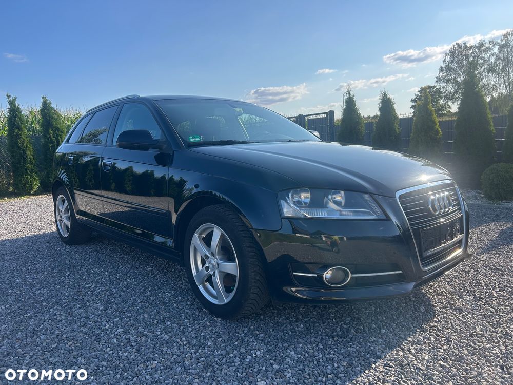 Audi A3 Sportback - 1