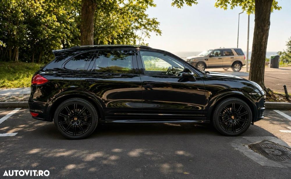 Porsche Cayenne Platinum Edition - 10