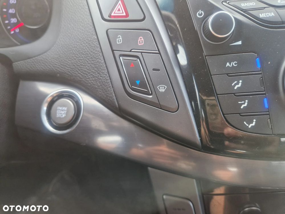 Hyundai i40 Kombi 1.7 CRDi DCT Premium - 24