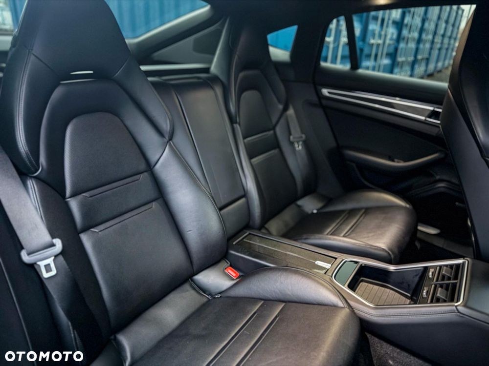 Porsche Panamera - 19