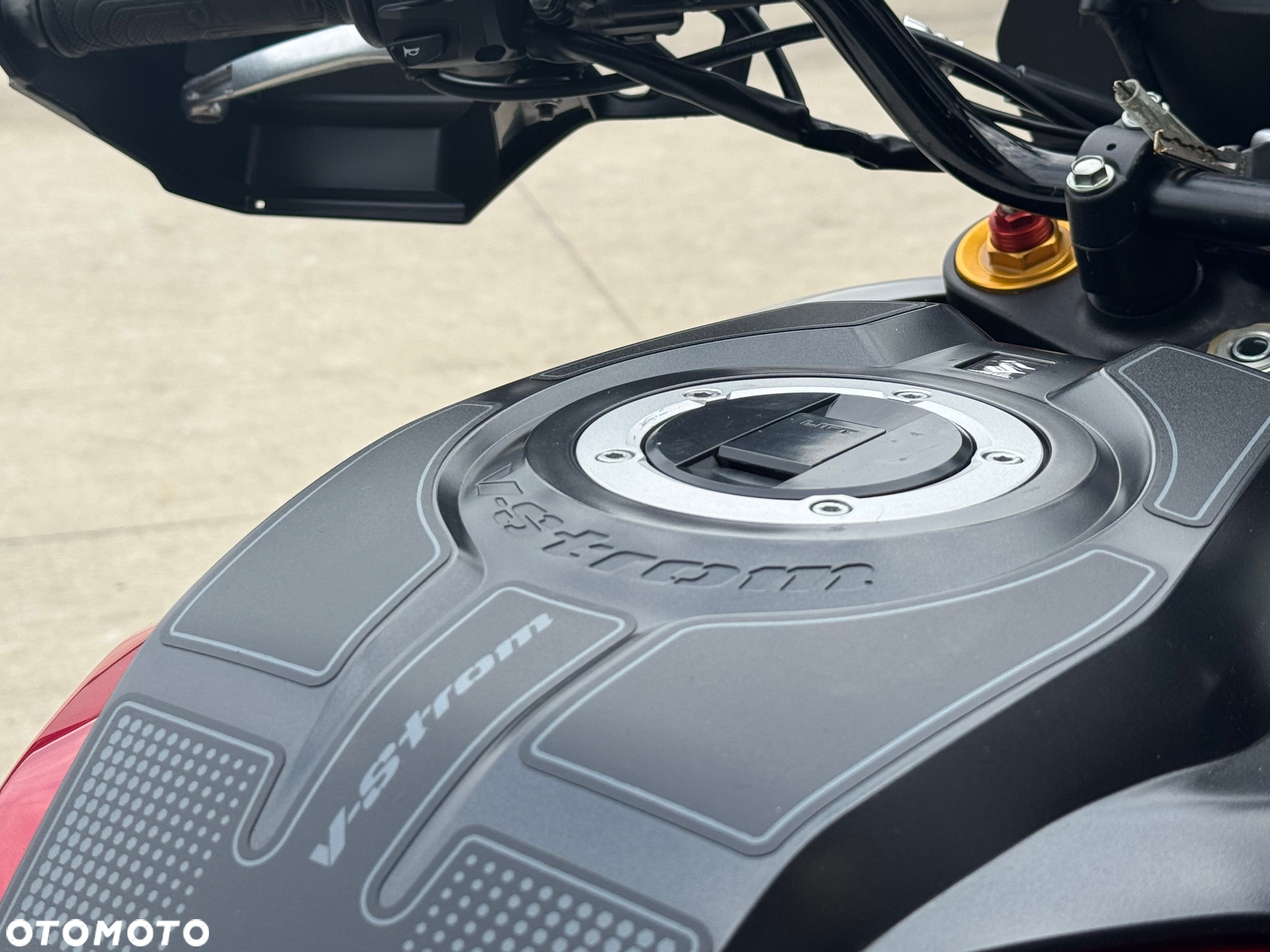 Suzuki V-STROM - 36