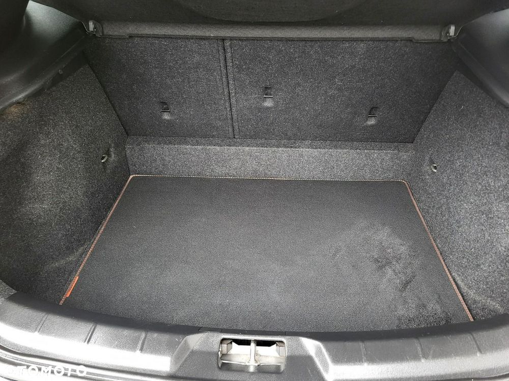 Volvo V40 - 16