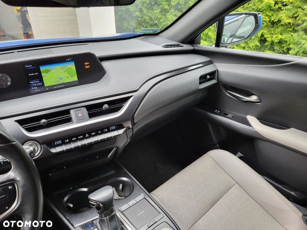 Lexus UX - 6