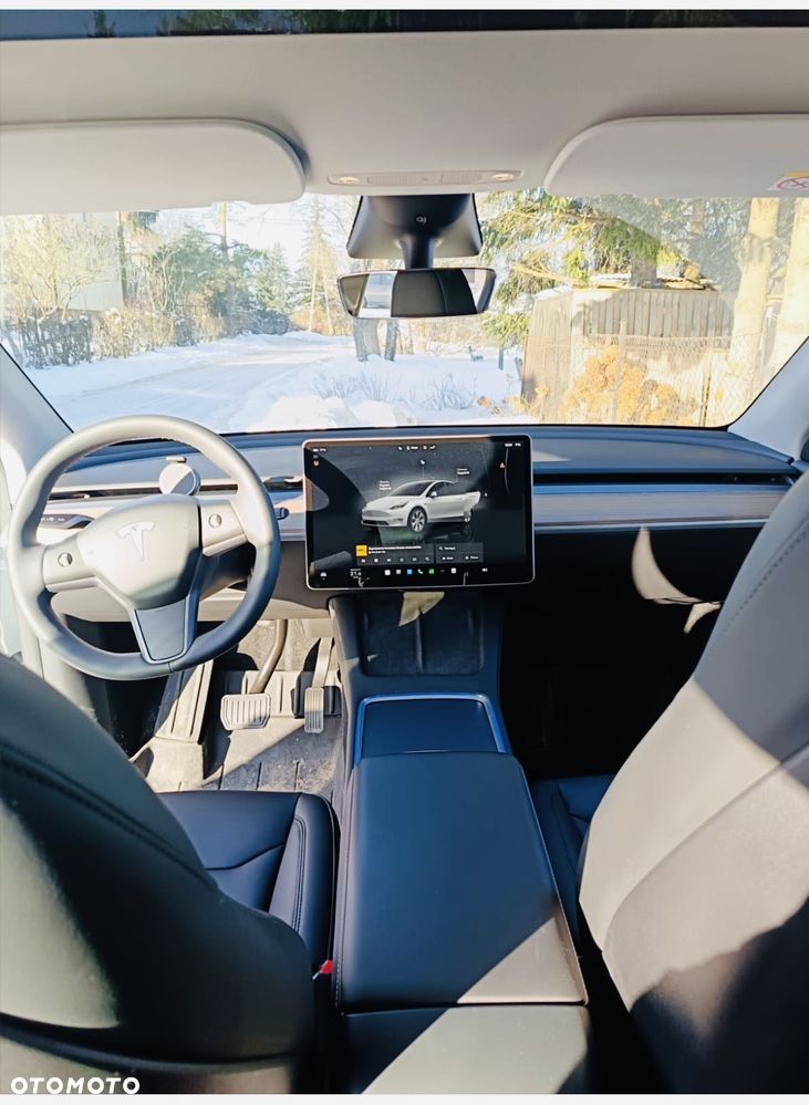 Tesla Model Y - 6