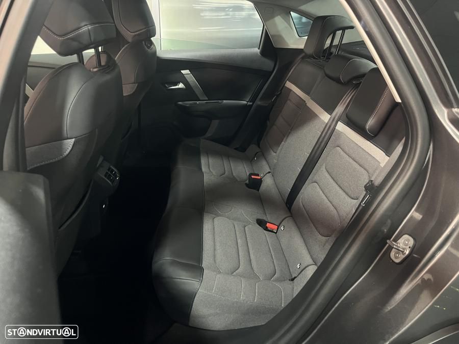 Citroën C4 X 1.2 PureTech Plus EAT8 - 21