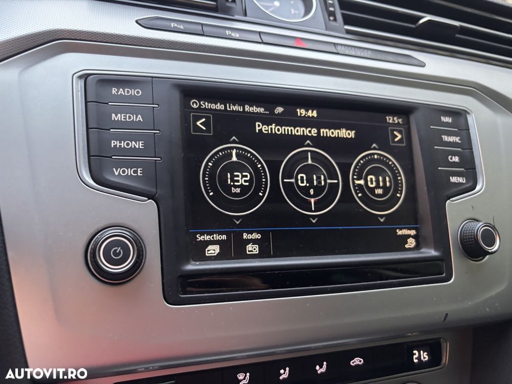 Volkswagen Passat - 17