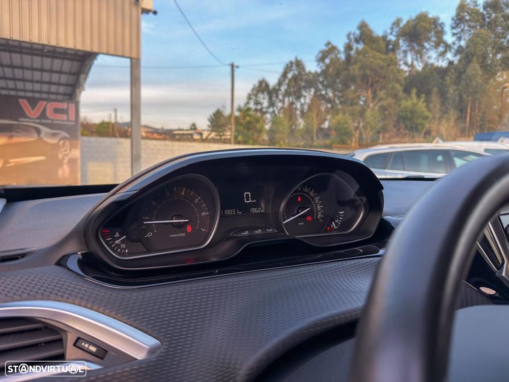 Peugeot 208 1.2 PureTech Style - 20