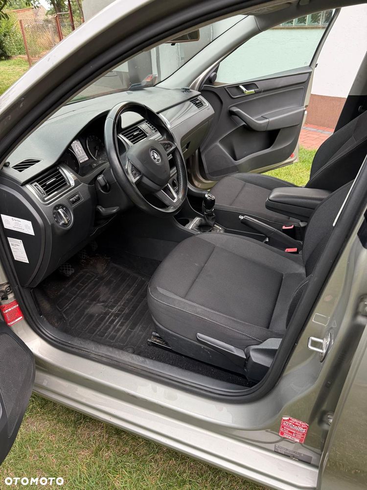 Skoda RAPID - 7