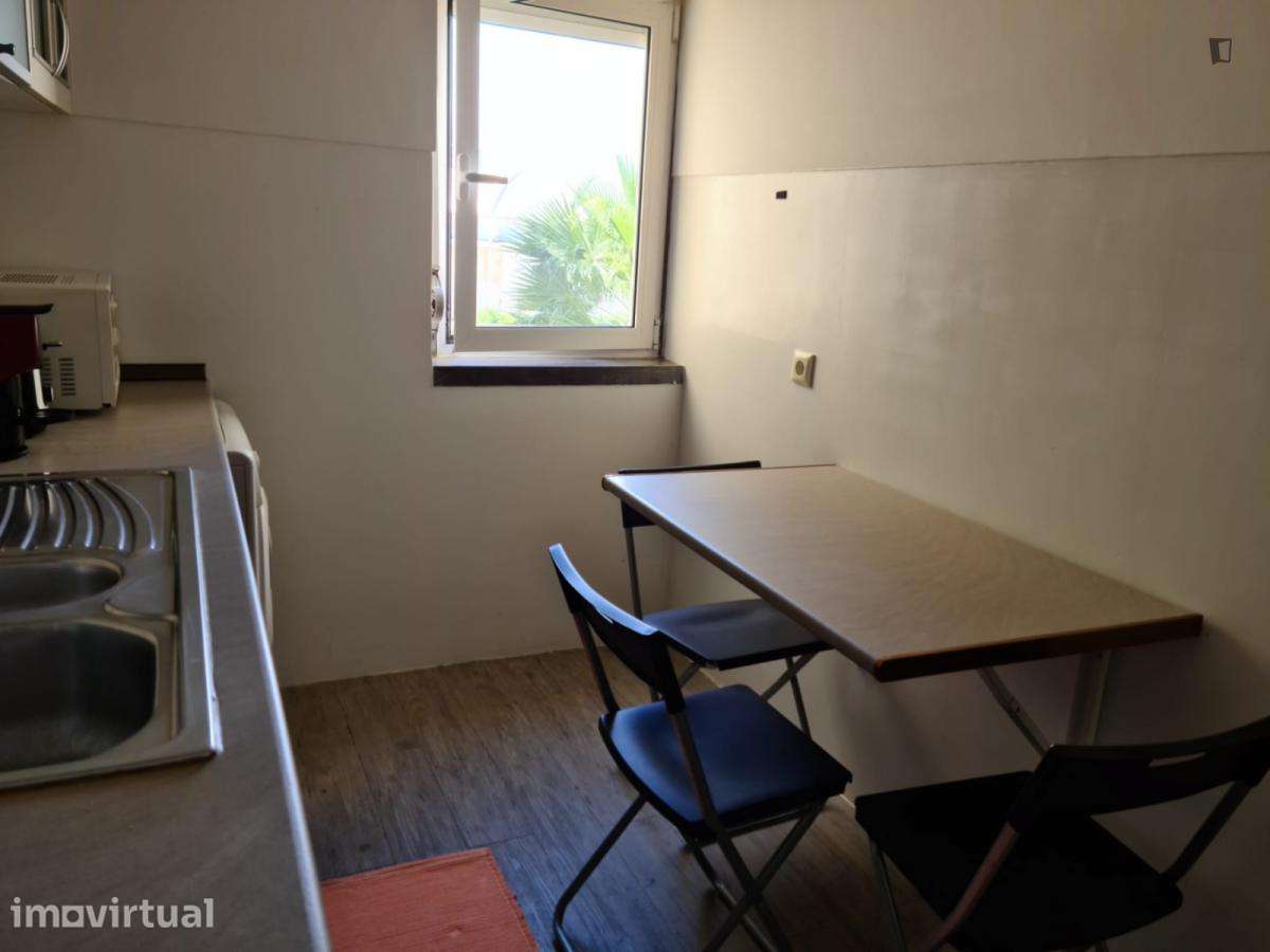 Quarto - localizado em Oeiras Lisbon - Grande imagem: 3/11