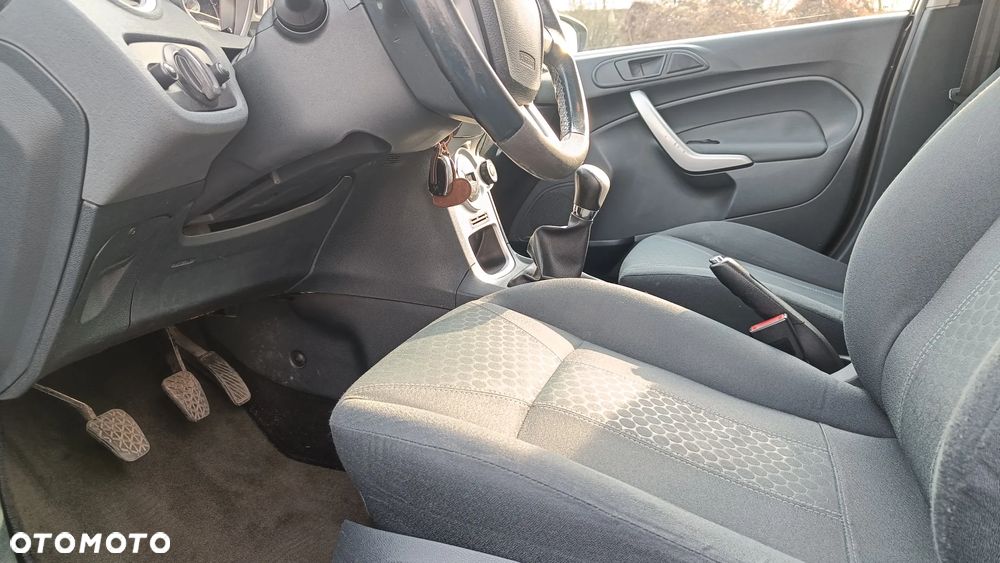 Ford Fiesta - 8