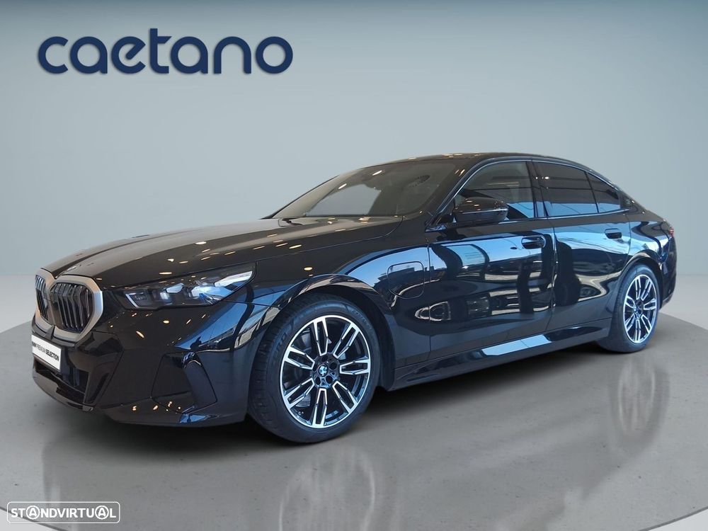 BMW 530 e Pack Desportivo M - 1