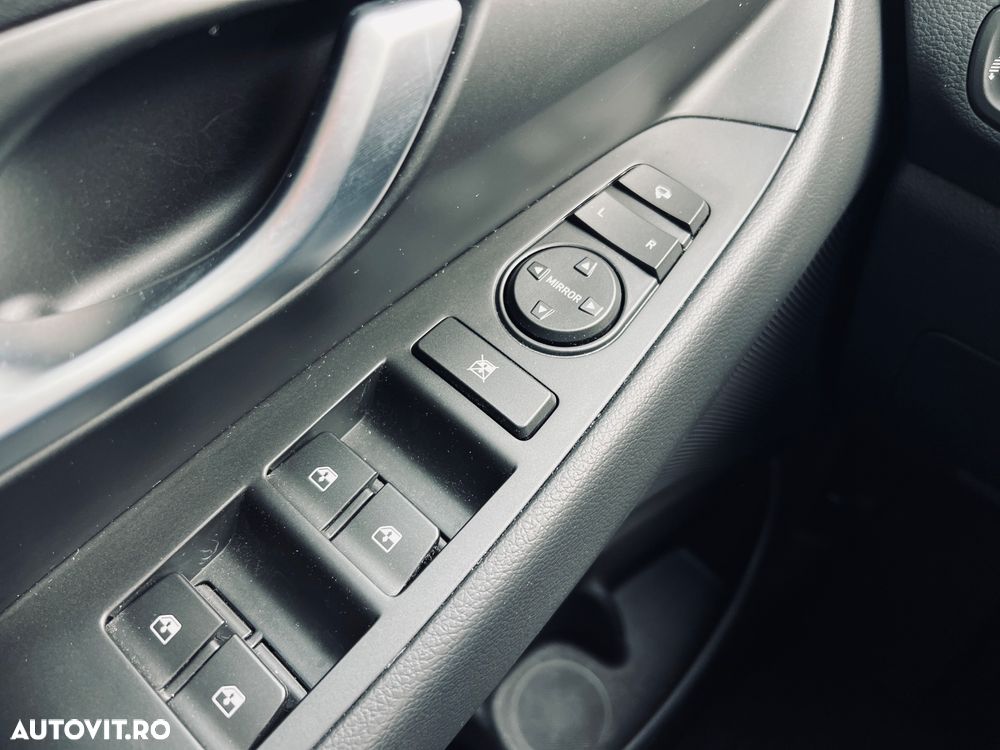 Hyundai i30 1.5 96CP M/T Highway - 14