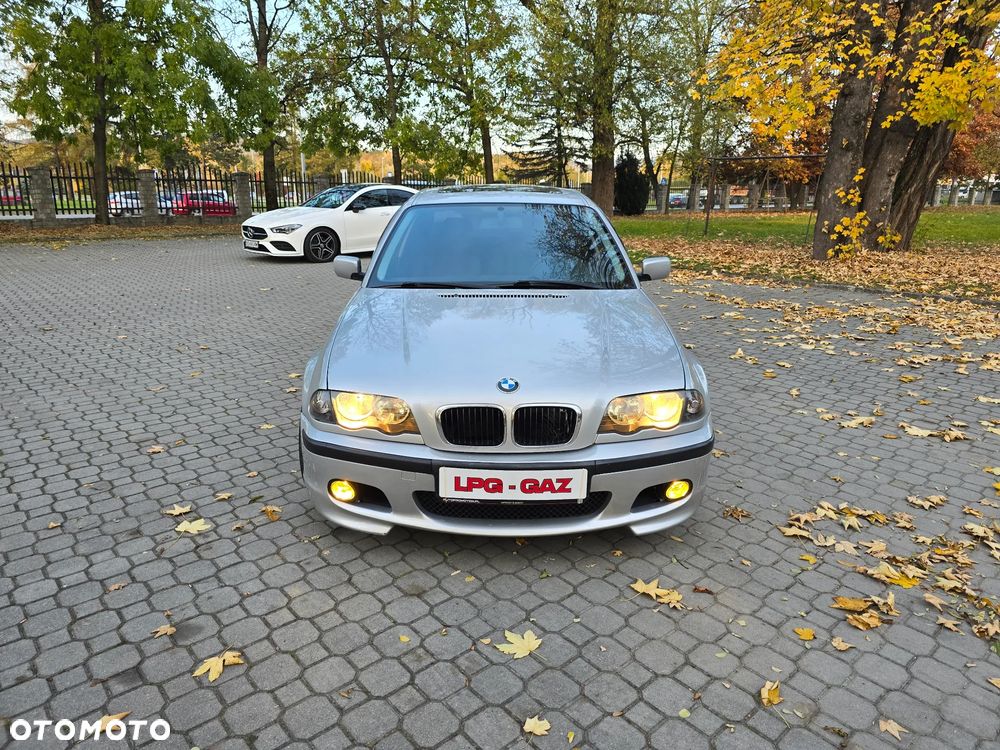 BMW Seria 3 323i - 13