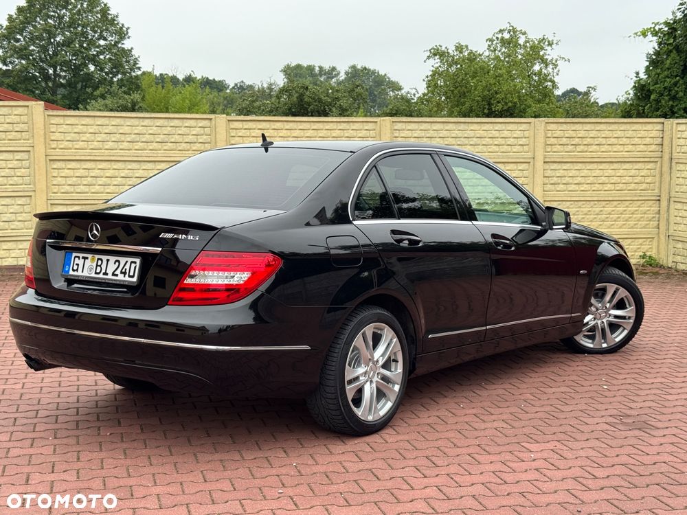 Mercedes-Benz Klasa C 180 BlueEFFICIENCY 7G-TRONIC Avantgarde - 22