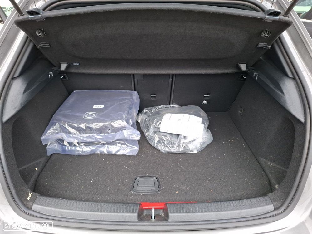 Mercedes-Benz A 250 e - 27