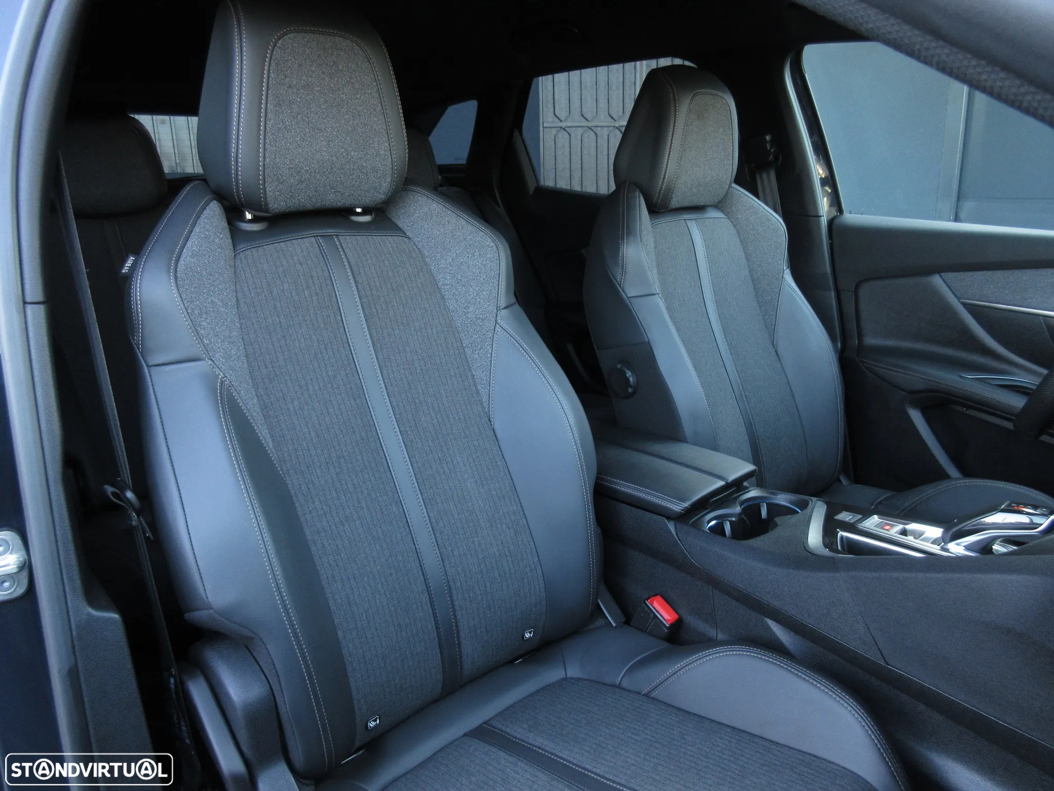 Peugeot 3008 1.5 BlueHDi GT Line EAT8 - 38