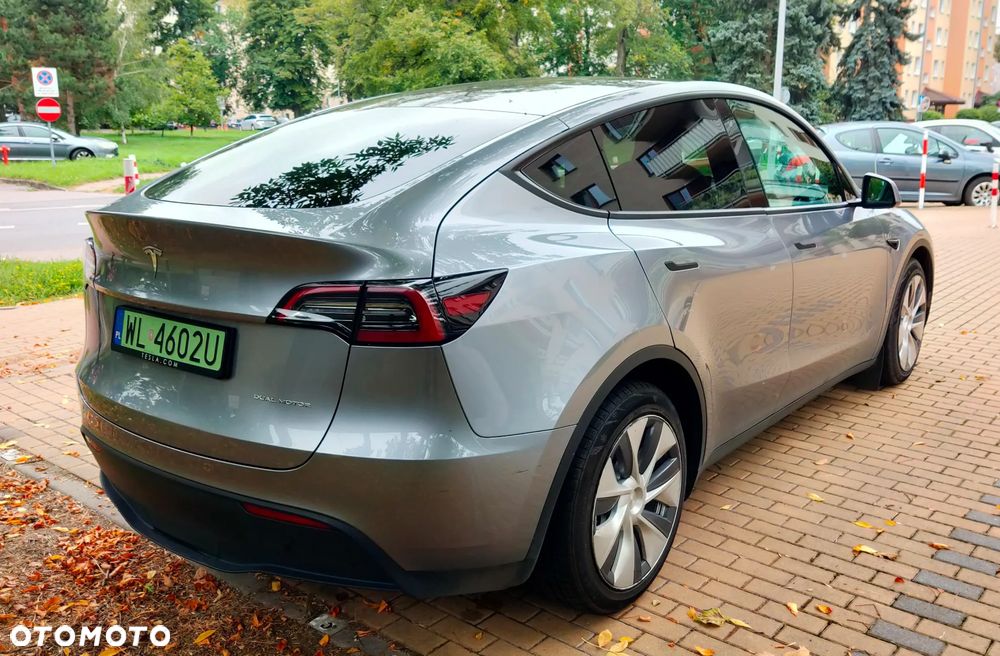 Tesla Model Y Performance AWD - 8