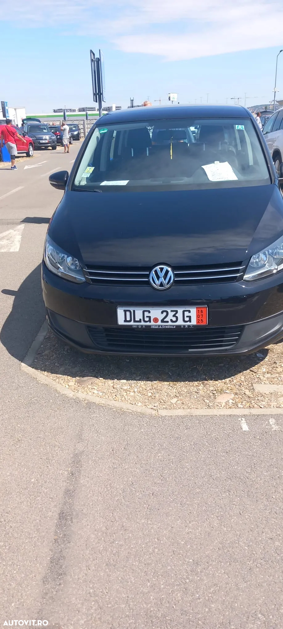 Volkswagen Touran - 4