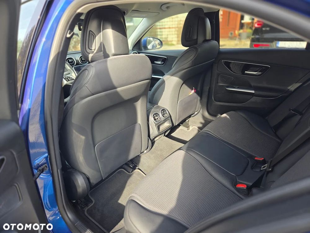 Mercedes-Benz Klasa C 200 mHEV 4-Matic Avantgarde - 15