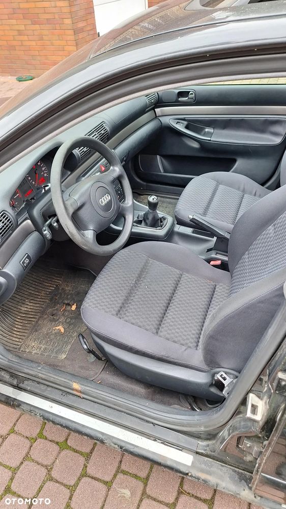 Audi A4 Limousine - 5