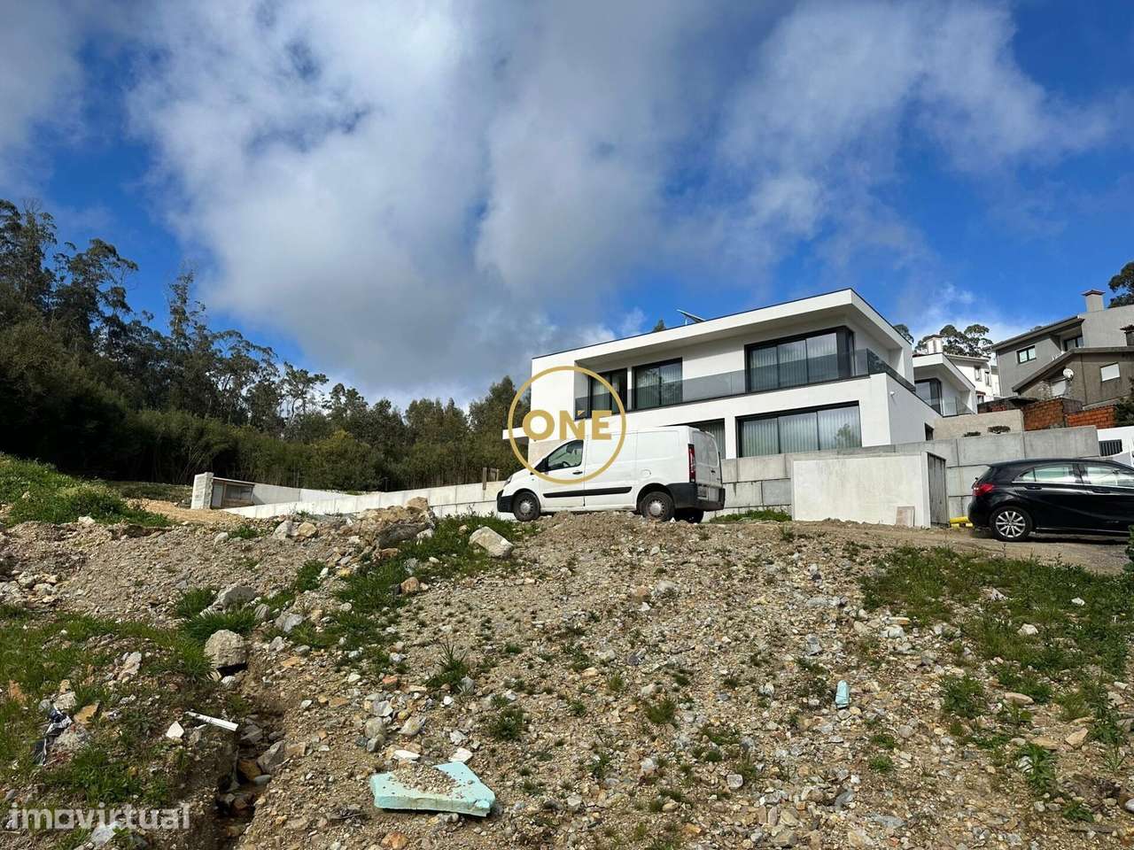 Terreno com projeto aprovado para construção de 2 Moradias - Grande imagem: 4/25
