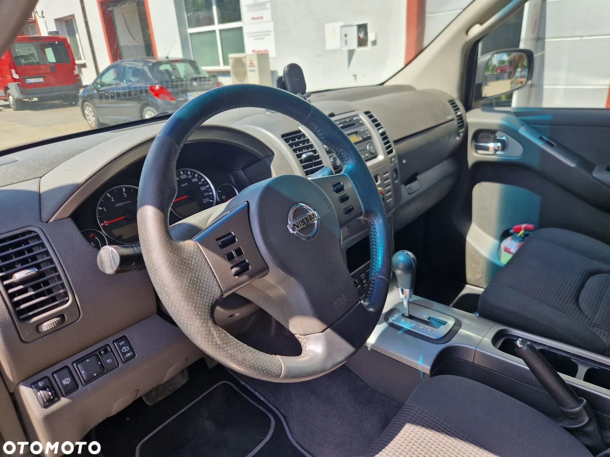 Nissan Pathfinder - 4
