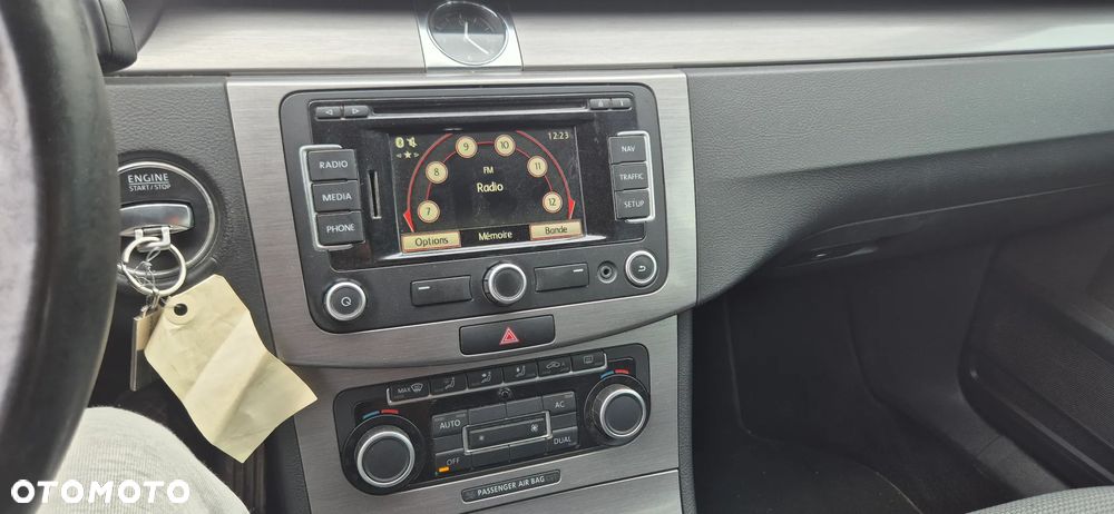Volkswagen Passat - 26