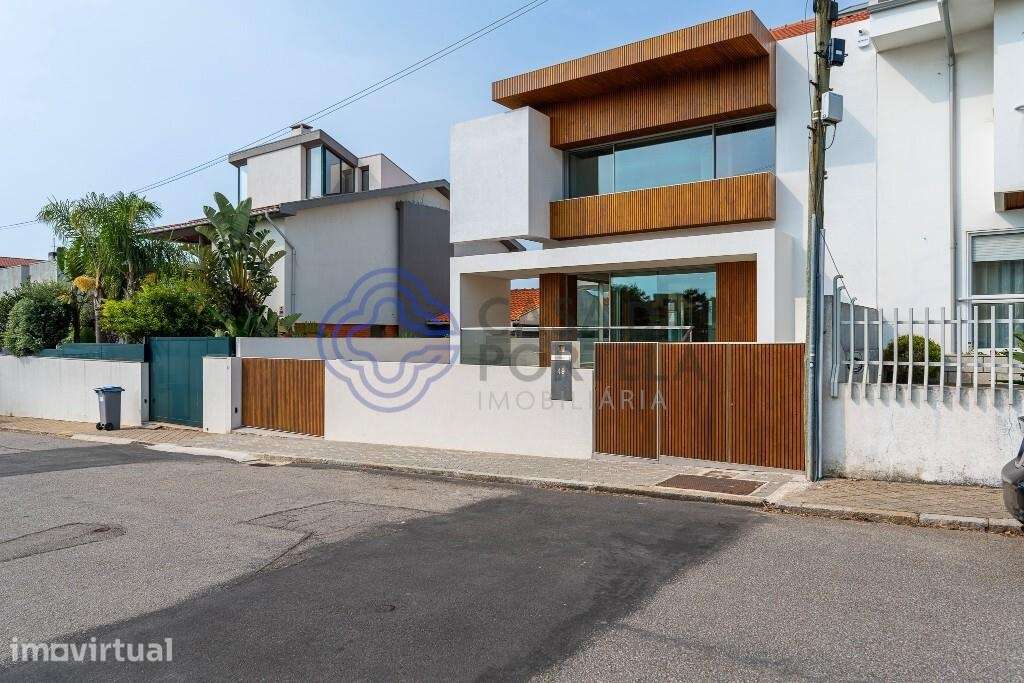 Moradia T4 de Luxo com Piscina a 400 m da Praia de Salgueiros – Vila N - Grande imagem: 4/60