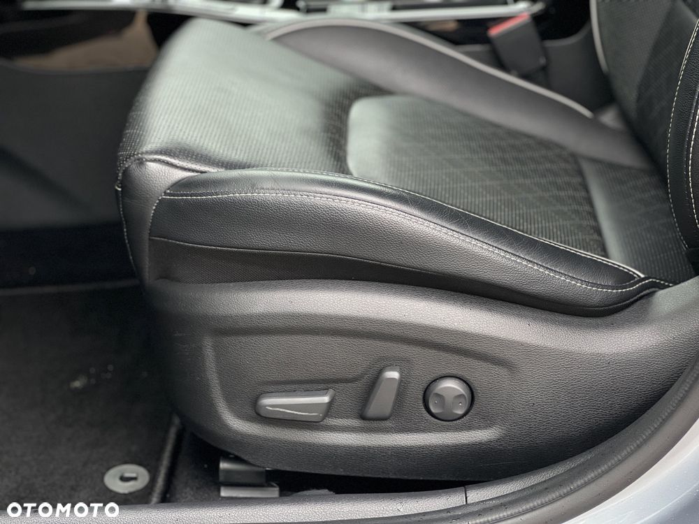 Kia Ceed 1.6 GDI DCT OPF Platinum Edition - 32