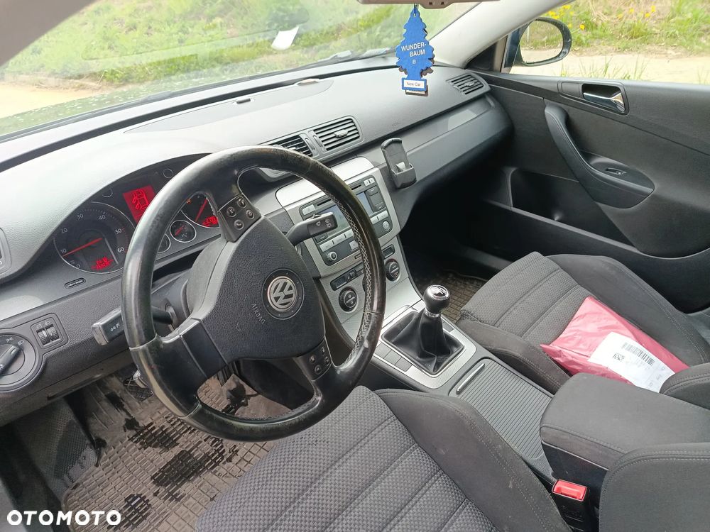 Volkswagen Passat 2.0 TDI Comfortline - 6