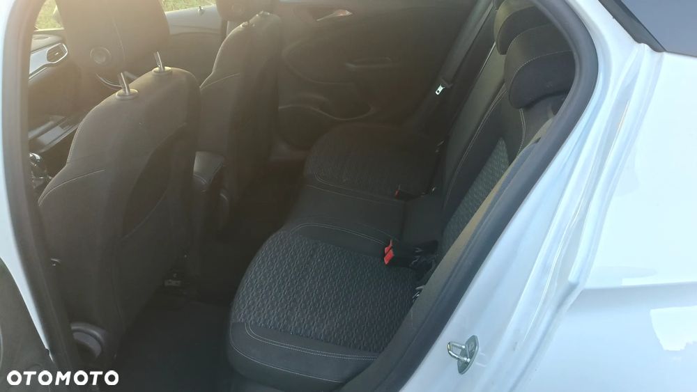 Opel Astra 1.4 T Dynamic - 18