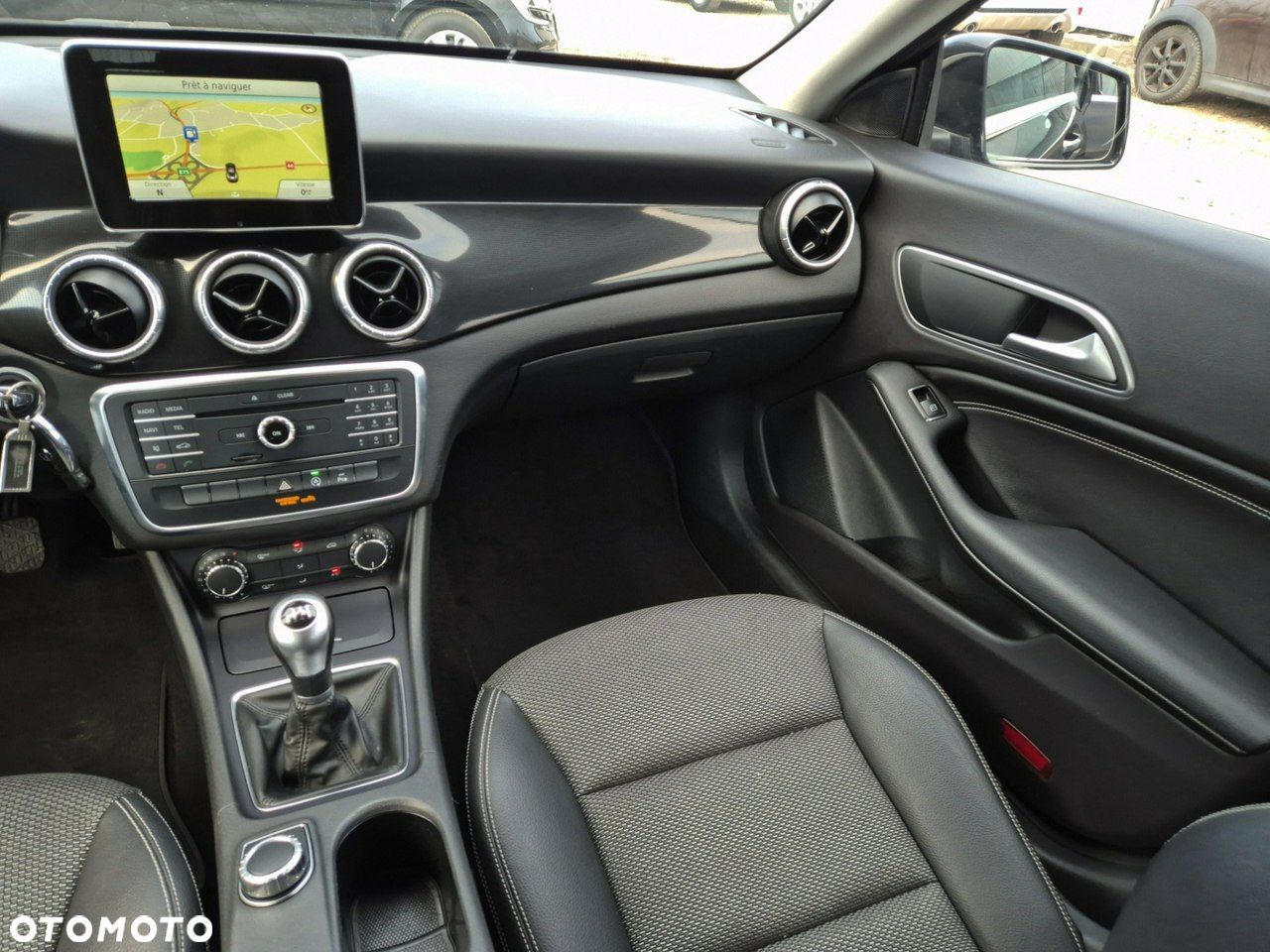Mercedes-Benz CLA - 25