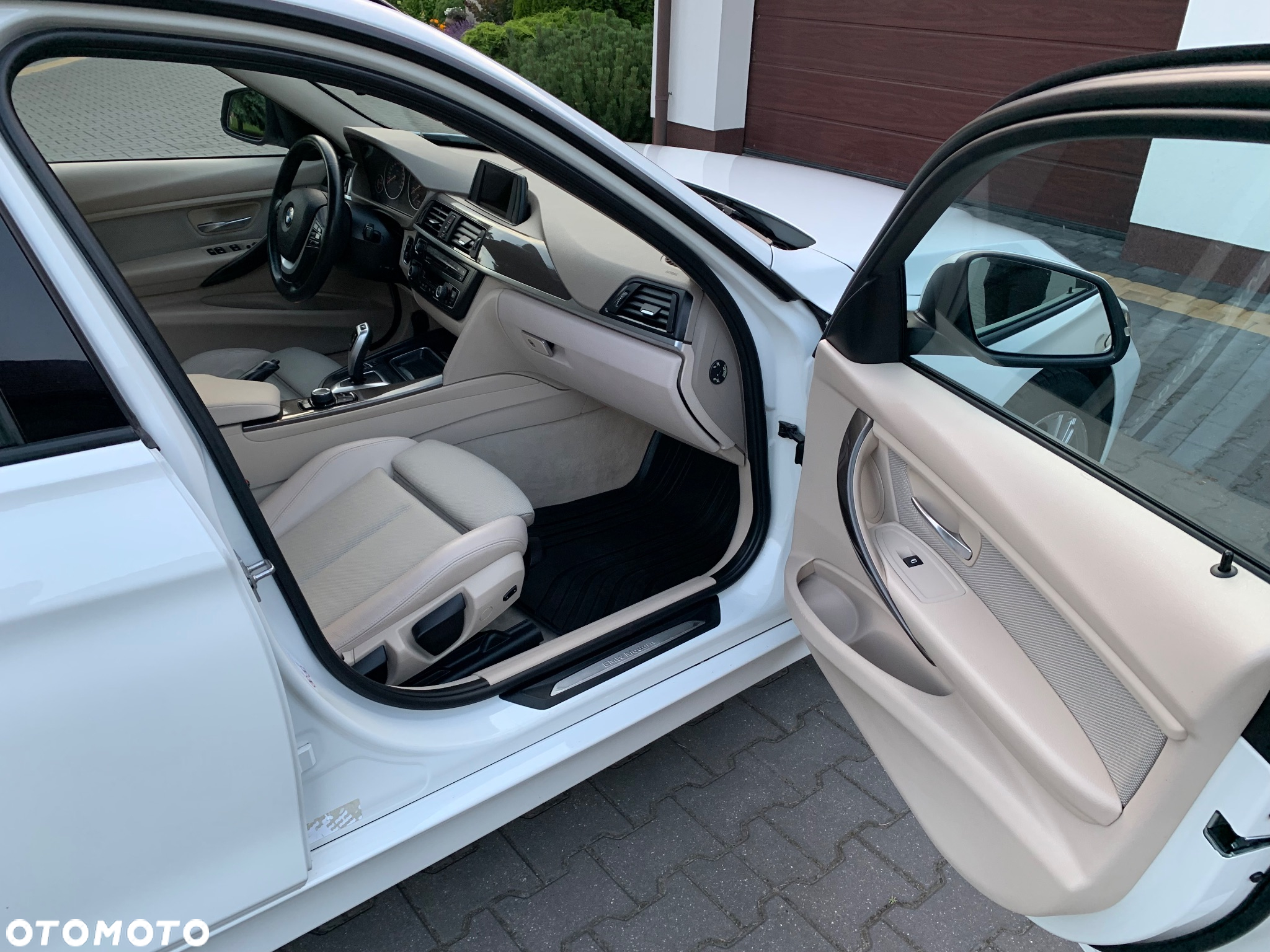 BMW Seria 3 318d Touring Modern Line - 17