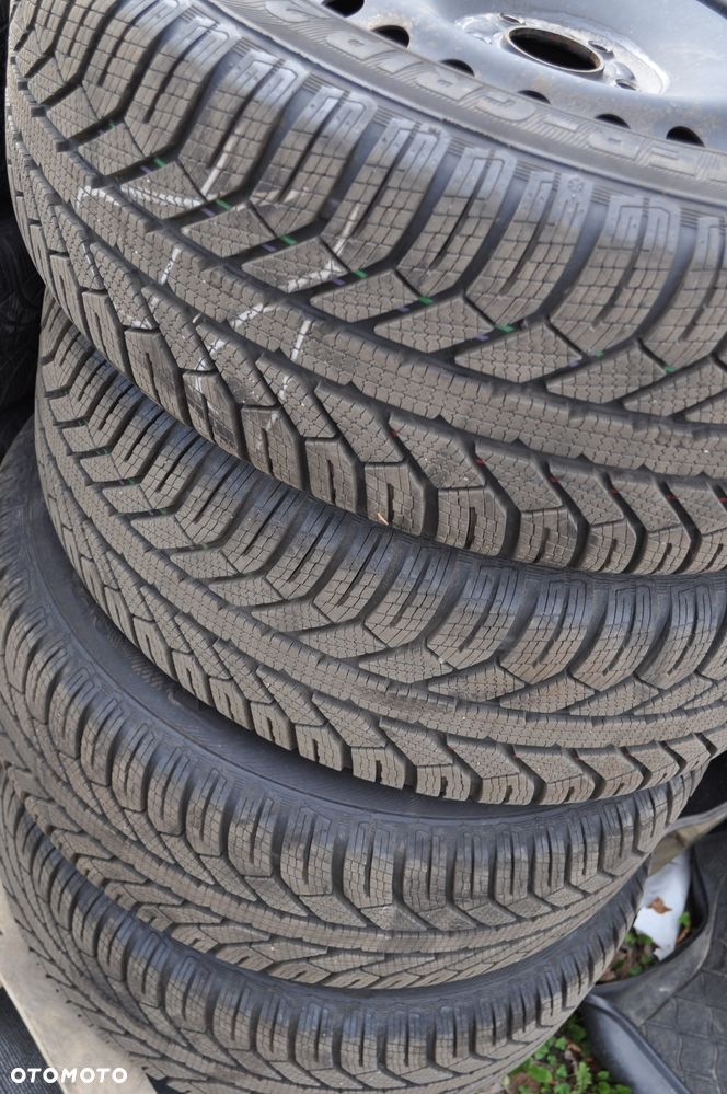 Ford Kuga 2.0 TDCi 4x4 Titanium - 25