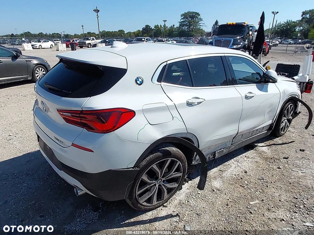 BMW X2 xDrive20i Advantage Plus - 5