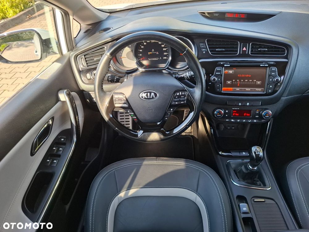Kia Ceed - 15