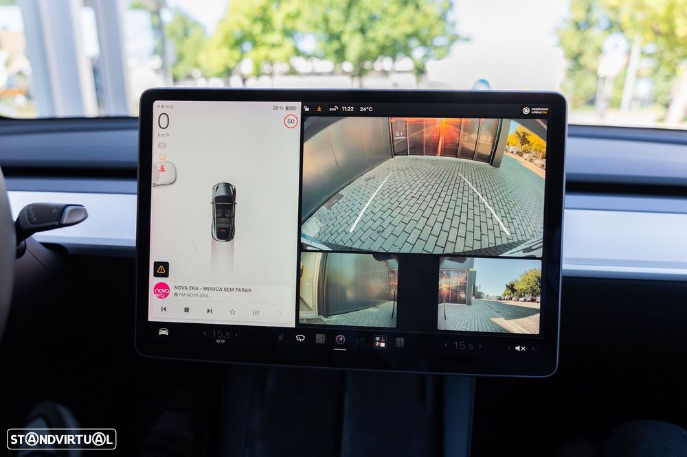 Tesla Model Y Long Range Dual Motor AWD - 14