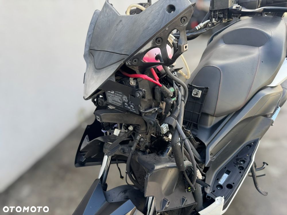 Yamaha X-max - 7
