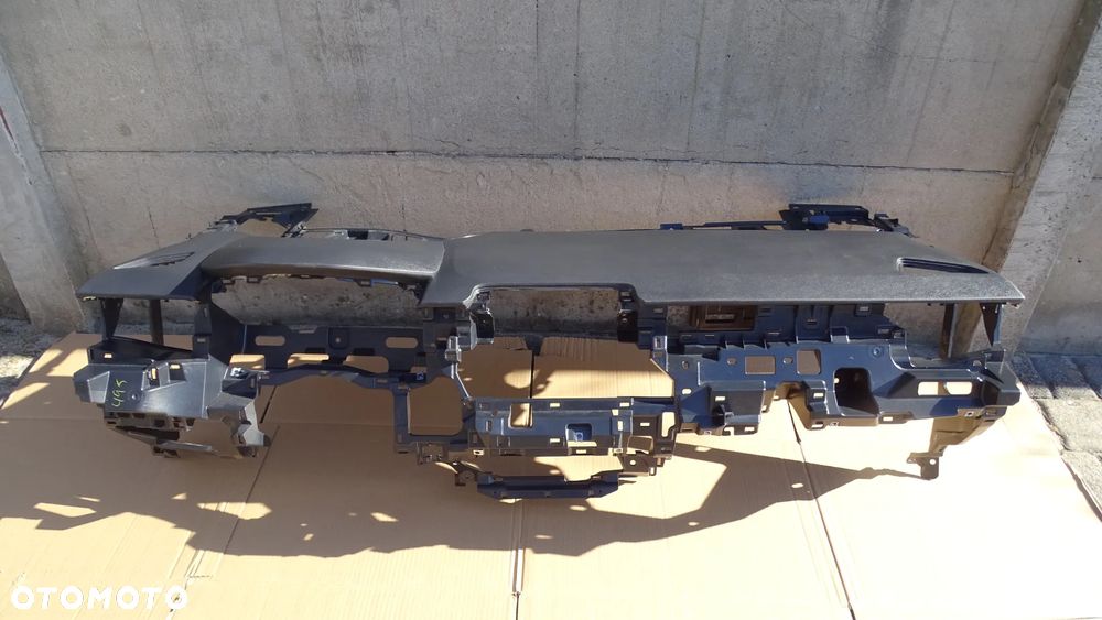 TOYOTA COROLLA E21 - deska rozdzielcza, konsoleta - 1