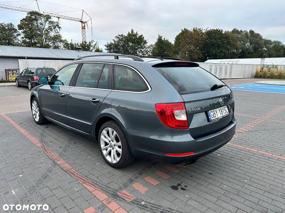 Skoda Superb 2.0 TDI Active DSG - 8