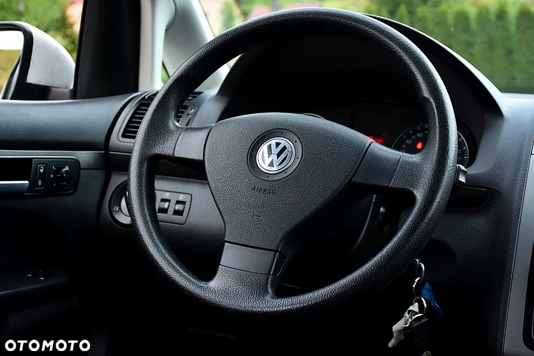 Volkswagen Touran 1.9 TDI Conceptline - 19
