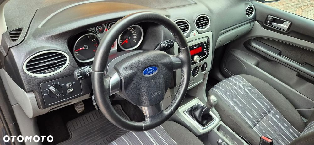 Ford Focus 1.6 16V Sport - 13