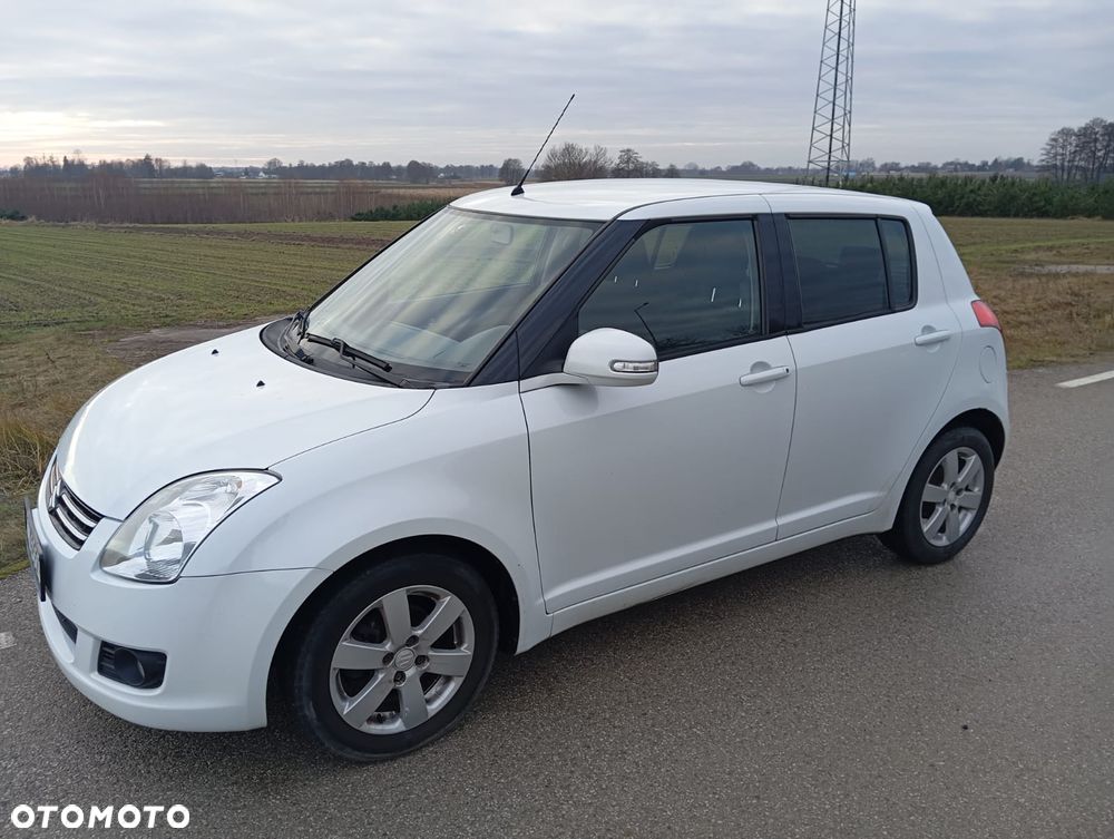 Suzuki Swift - 1