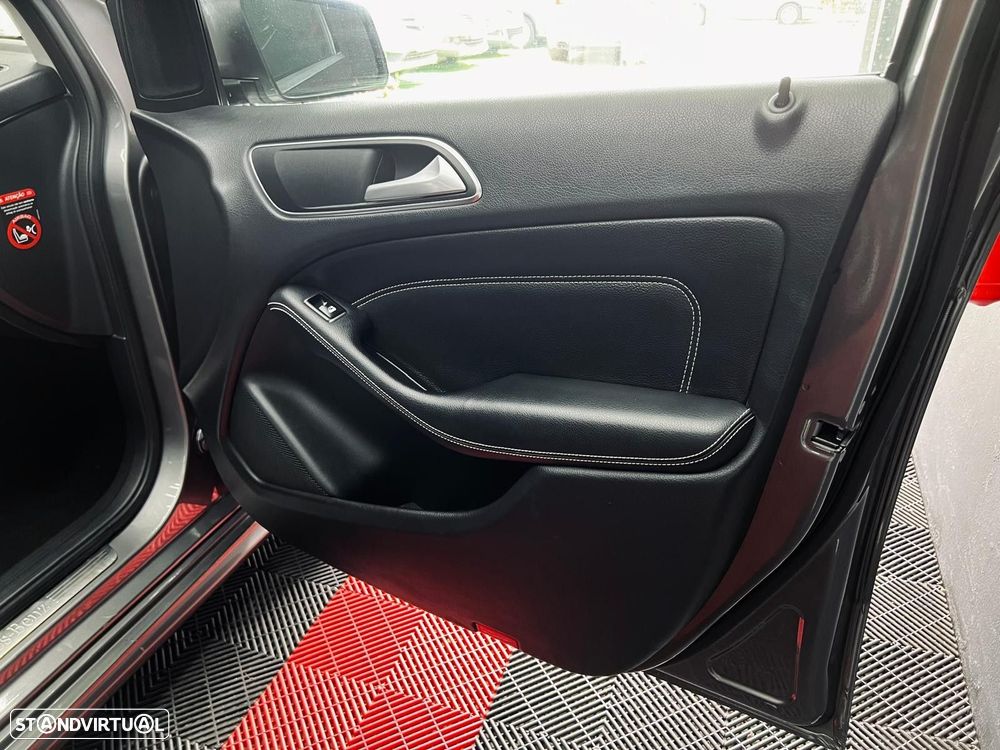 Mercedes-Benz B 180 d Style - 36