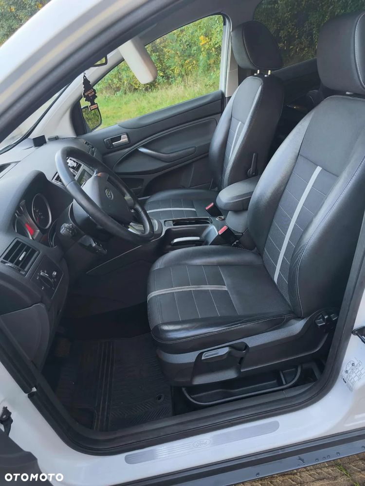 Ford Kuga 2.0 TDCi 4x4 Titanium - 6